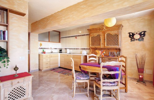 La Matanza de Acentejo Apartment | Holiday Apartment "En Jardín Mariposa" with Sea View, Shared Pool & Wi-Fi