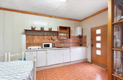 Santa Cruz de Tenerife Ski Chalet | Holiday Home 'Casa Azul del Roque Negro' with Sea View, Terrace and Wi-Fi