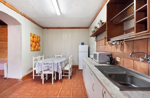 Santa Cruz de Tenerife Ski Chalet | Holiday Home 'Casa Azul del Roque Negro' with Sea View, Terrace and Wi-Fi