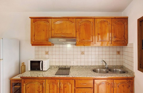 Santa Lucia Apartment | Holiday Home 'Cottage Santa Lucía 1' with Terrace, Shared Garden & Wi-Fi