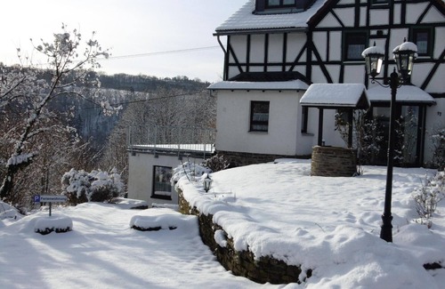 Waldbreitbach Apartment | Holiday flat in Waldbreitbach with whirlpool