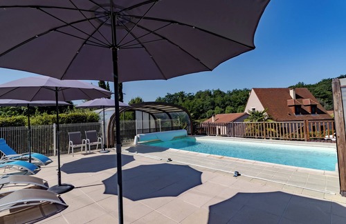 Castelnaud-la-Chapelle House | Holiday Home 'Liz' with Shared Pool, Wi-Fi and Air Conditioning