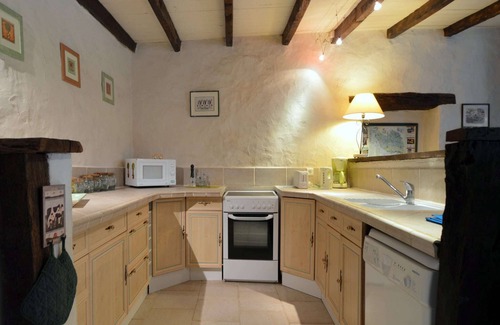 Saint-Laurent-de-la-Salle House | Holiday Home Saint-Laurent Pool Retreat