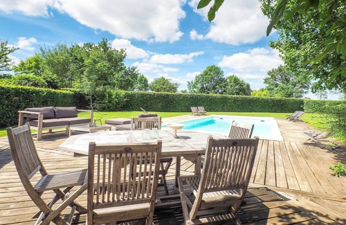 Saint-Laurent-de-la-Salle House | Holiday Home Saint-Laurent Pool Retreat