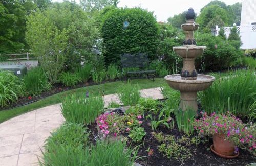 Ogunquit - Wells Bed & Breakfast | Holiday Guest House Bed & Breakfast