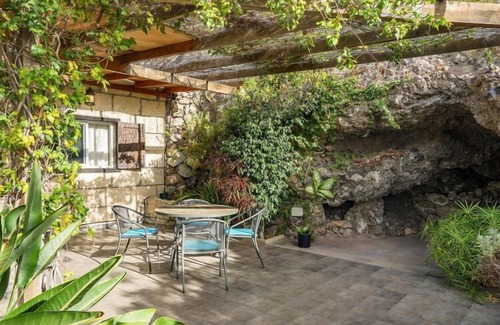 Las Cuevecitas House | Holiday home in Malpais de Candelaria with terrace