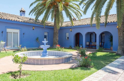 Los Gallos-Cerromolino House | Holiday Home Majorel by Interhome
