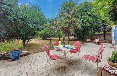 Sainte Gemme House | Holiday Home Petichaud by Interhome