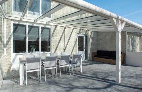 Julianadorp aan zee Villa | Holiday Home by Beach in Ooghduyne