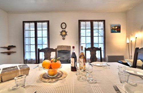 La Cotiniere House | Holiday Home la grand pièce by Interhome