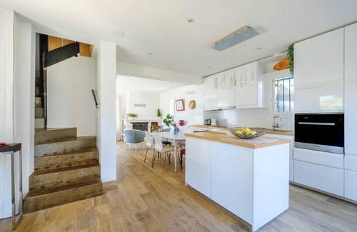 Tourrettes-sur-Loup House | Holiday Home 'Villa Jardin 2' with Private Garden, Wi-Fi and Air Conditioning