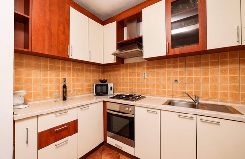 Maslenica House | Holiday Home in Jasenice near the Sea