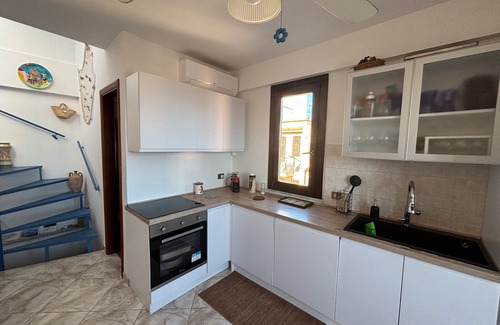 Isola delle Femmine Apartment | Holiday Home 'Sumarè' with Sea View, Wi-Fi and Air Conditioning