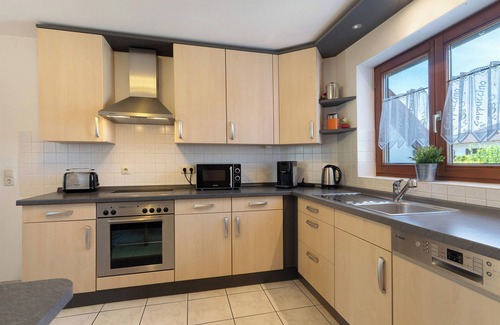 Schwanau House | Holiday Home '110qm, 4 Schlafzimmer' with Private Terrace, Private Garden and Wi-Fi