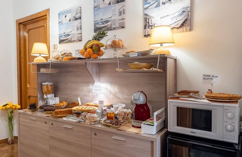 Porto Cesareo Apartment | Holiday Home 'A Vela Luxury Room BeB Controvento' with Sea View, Wi-Fi and Air Conditioning