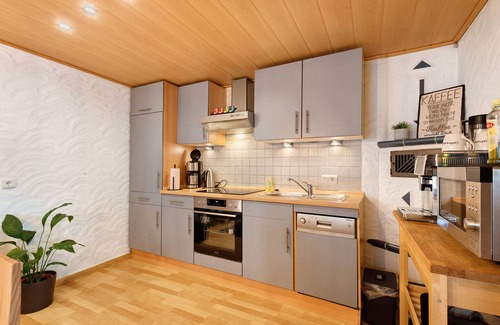 Fuchsmuehl House | Holiday Home 'Alte Wognerei' with Private Terrace, Shared Garden and Wi-Fi