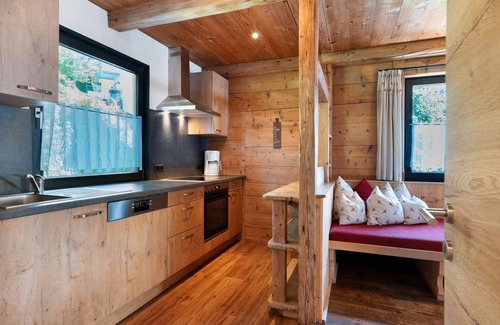 Gerlosbergeben House | Holiday Home 'Anton' with Mountain View, Private Terrace and Wi-Fi