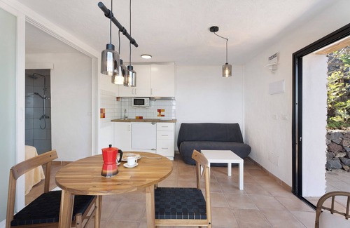 Tigaday House | Holiday Home 'Apartamento El Moral' with Sea View, Private Terrace and Wi-Fi