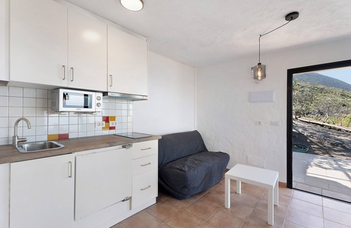 Tigaday House | Holiday Home 'Apartamento El Moral' with Sea View, Private Terrace and Wi-Fi