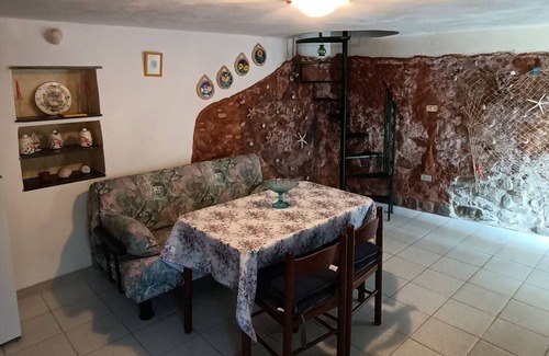 Santa Caterina dello Ionio House | Holiday Home Beautiful Casa Rosario with Sea View, Terrace & Wi-Fi