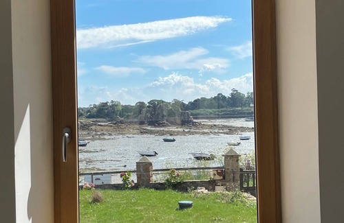 Ile-de-Brehat House | Holiday Home 'Bréhat - Villa San Denn' with Sea View, Private Garden and Wi-Fi