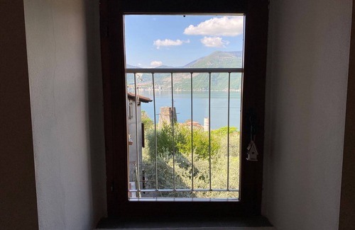 Marone House | Holiday Home by Lago di Iseo with Patio