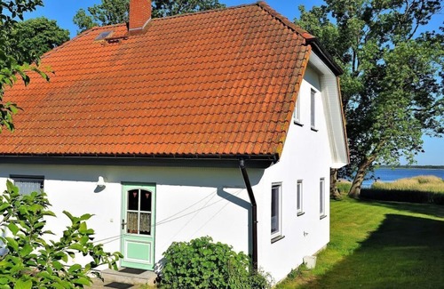 Kinnbackenhagen House | Holiday home Crane Coast