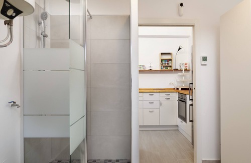 Caleta de Velez House | Holiday Home 'Casa Nido Playa' with Sea View, Wi-Fi and Air Conditioning