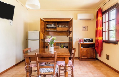 Montecarlo Other | Holiday Home 'Calla' with Shared Pool, Wi-Fi and Air Conditioning