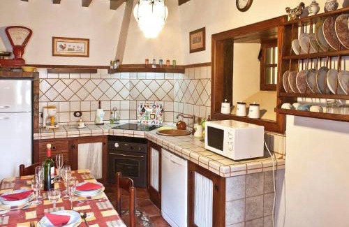 Montijos House | Holiday Home Camino La Candelaria-2 by Interhome