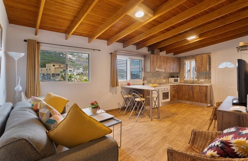 Hermigua House | Holiday Home 'Carlos' with Mountain Views
