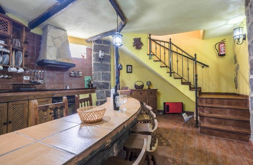 La Guancha House | Holiday Home "Carmela" with Amazing Ocean Views, Terrace & Wi-Fi