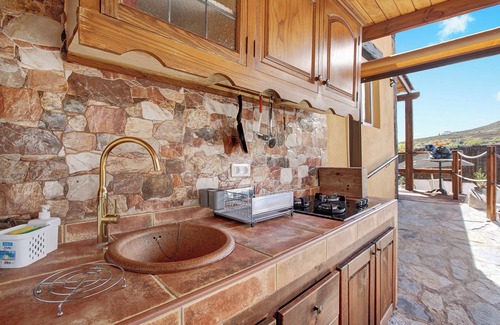 Arico House | Holiday Home Casa Candelaria 2 with Mountain View, Pool, Garden & Wi-Fi