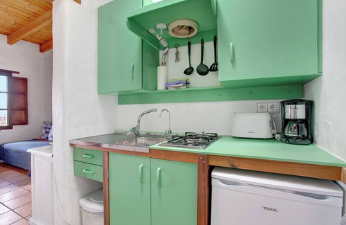 Guatiza House | Holiday Home Casa Consultorio with Mountain View, Pool, Wi-Fi & Terrace