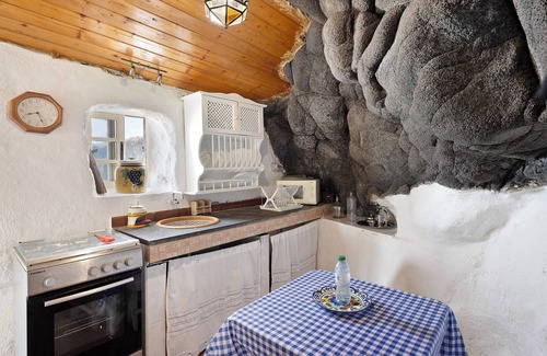 Valverde House | Holiday Home 'Casa Cueva El Pozo' with Sea View, Private Terrace and Private Garden