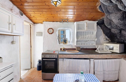 Valverde House | Holiday Home 'Casa Cueva El Pozo' with Sea View, Private Terrace and Private Garden