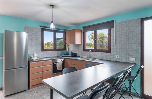 Garafia House | Holiday Home 'Casa Efrén' with Sea View, Private Terrace and Wi-Fi