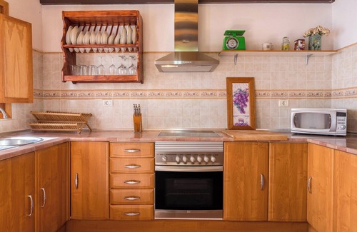 La Sorrueda Ski Chalet | Holiday Home ‘Casa La Huertecilla’ with Private Pool