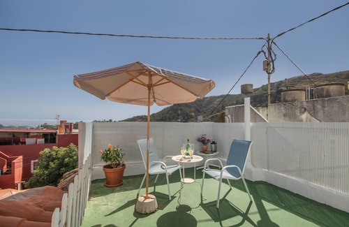 Santa Brigida House | Holiday Home 'Casa Isabel' with Mountain Views, Private Terrace and Wi-Fi