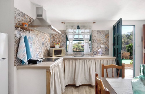 Las Tricias House | Holiday Home 'Casa Mimí' with Sea View, Private Terrace and Private Garden