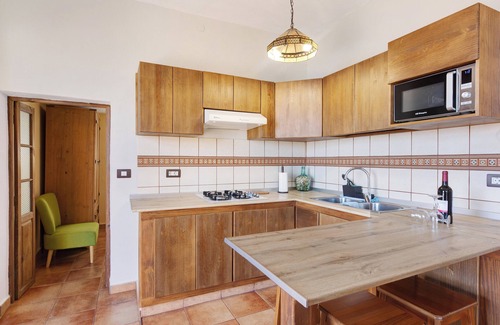 El Tablado House | Holiday Home "Casa Mirador El Topo" with Sea View, Private Terraces & Wi-Fi