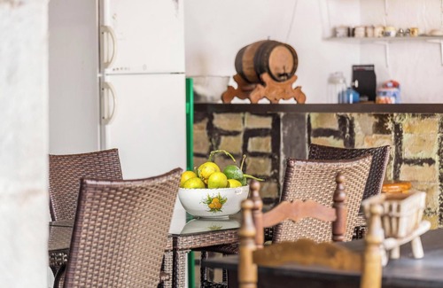 Firgas House | Holiday Home "Casa Pollo Buen Lugar" with Rustic Charme & Terrace