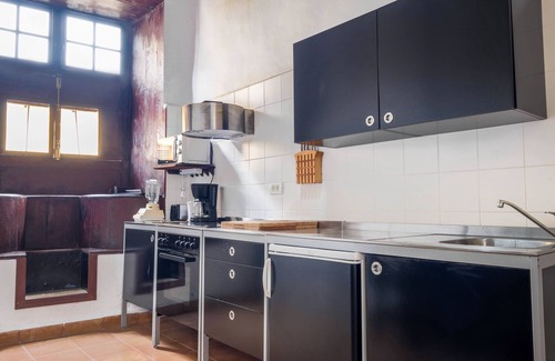 Garachico House | Holiday Home "Casa Tradicional Canaria - I" near the Sea with Mountain Views and Wi-Fi