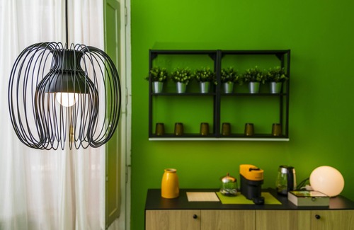 Borgo-Sanzio House | Holiday Home 'Casa Vacanze Italia' with Balcony, Wi-Fi and Air Conditioning