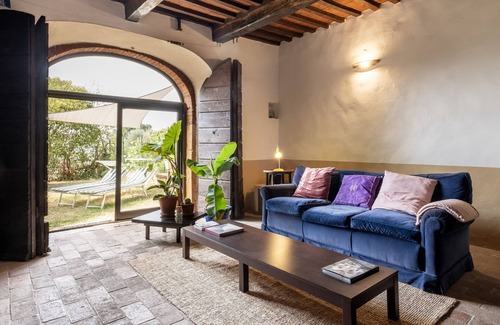 Manciano House | Holiday Home "Casale Pian di Menta" with Private Garden & Wi-Fi