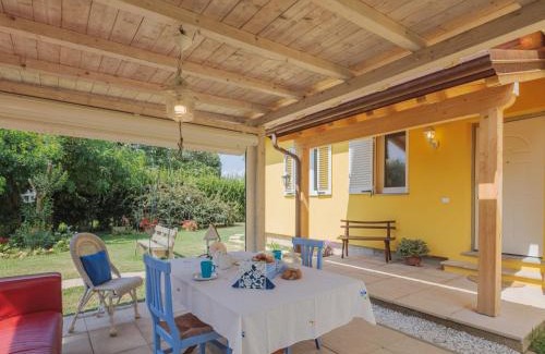 Lido di Camaiore House | Holiday Home Casina del Sole by Interhome