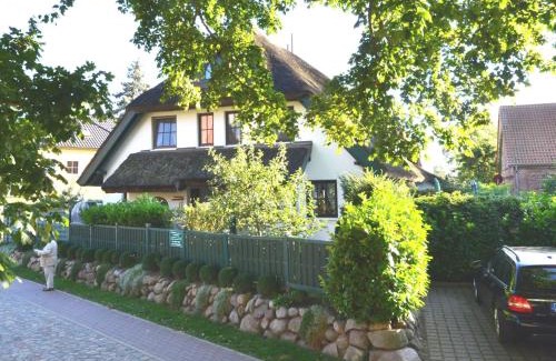 Gross Zicker House | Holiday Home Dünenrose by Interhome