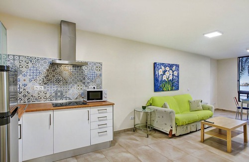 Patalavaca Apartment | Holiday Home 'Dream Beach Patalavaca' with Sea View & Wi-Fi