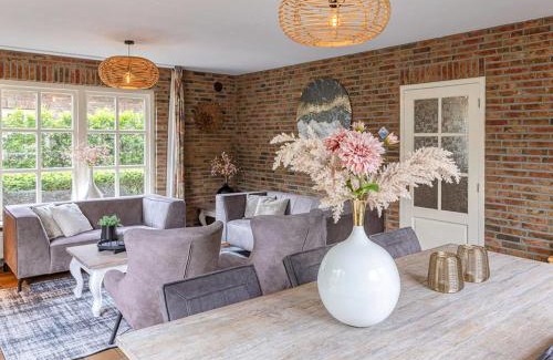 Losser House | Holiday Home De Regenboog by Interhome