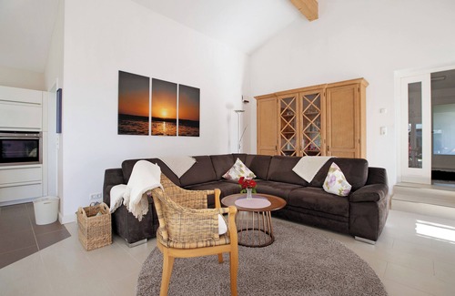 Wesselburenerkoog House | Holiday Home 'Ferienhaus Frida Am Deich' with Private Terrace, Private Garden and Wi-Fi